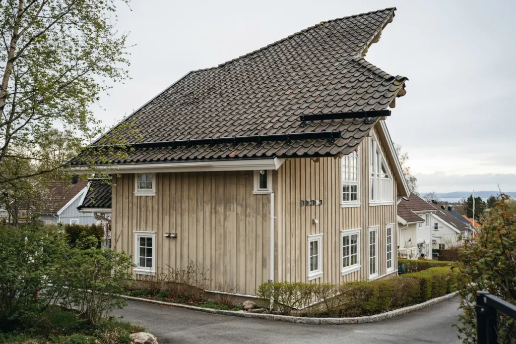 montera takbrygga i skrea s ker tak tkomst som skyddar b de huset och dig